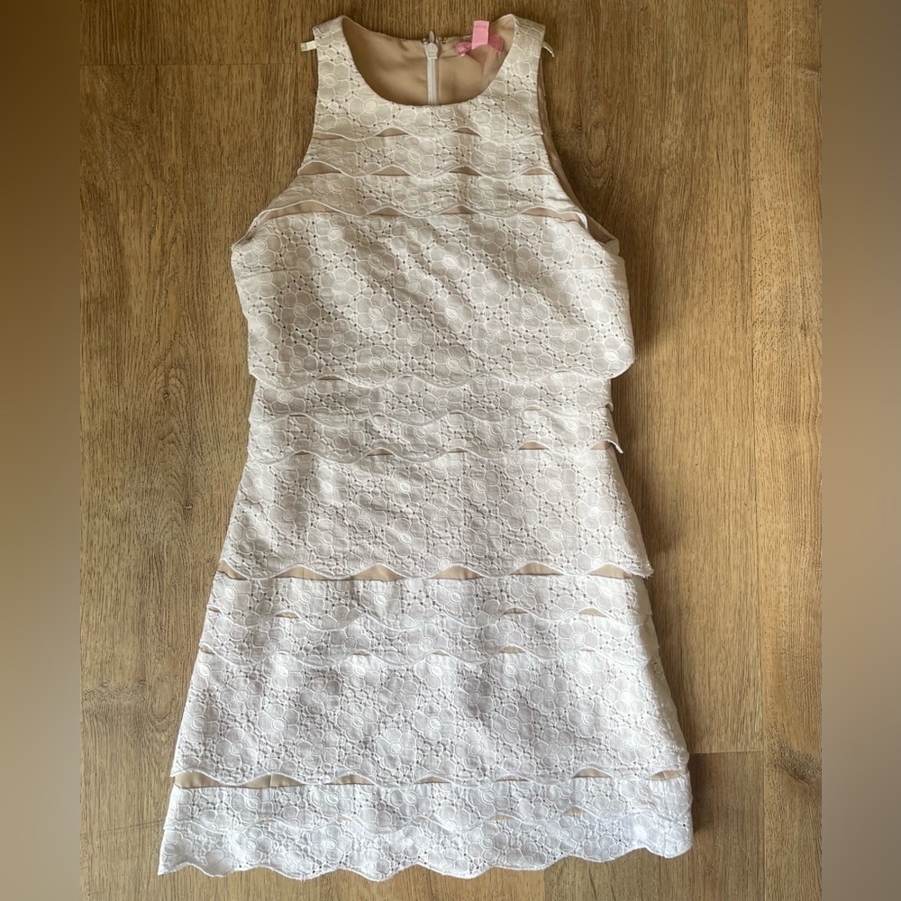 Lilly Pulitzer White Flower Eyelet Lace Shift Dress sz 00 Sleeveless Scallop Hem